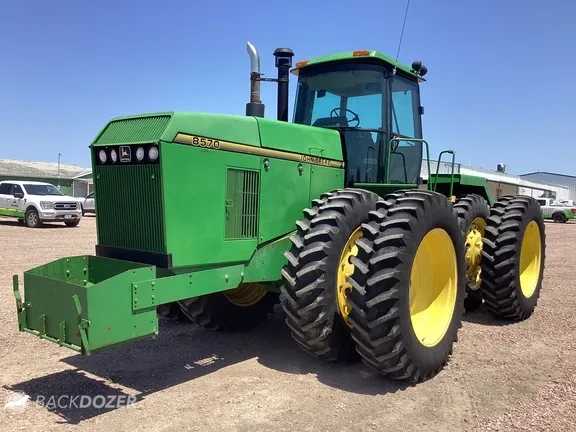2018 John Deere 8570 TRACTEUR