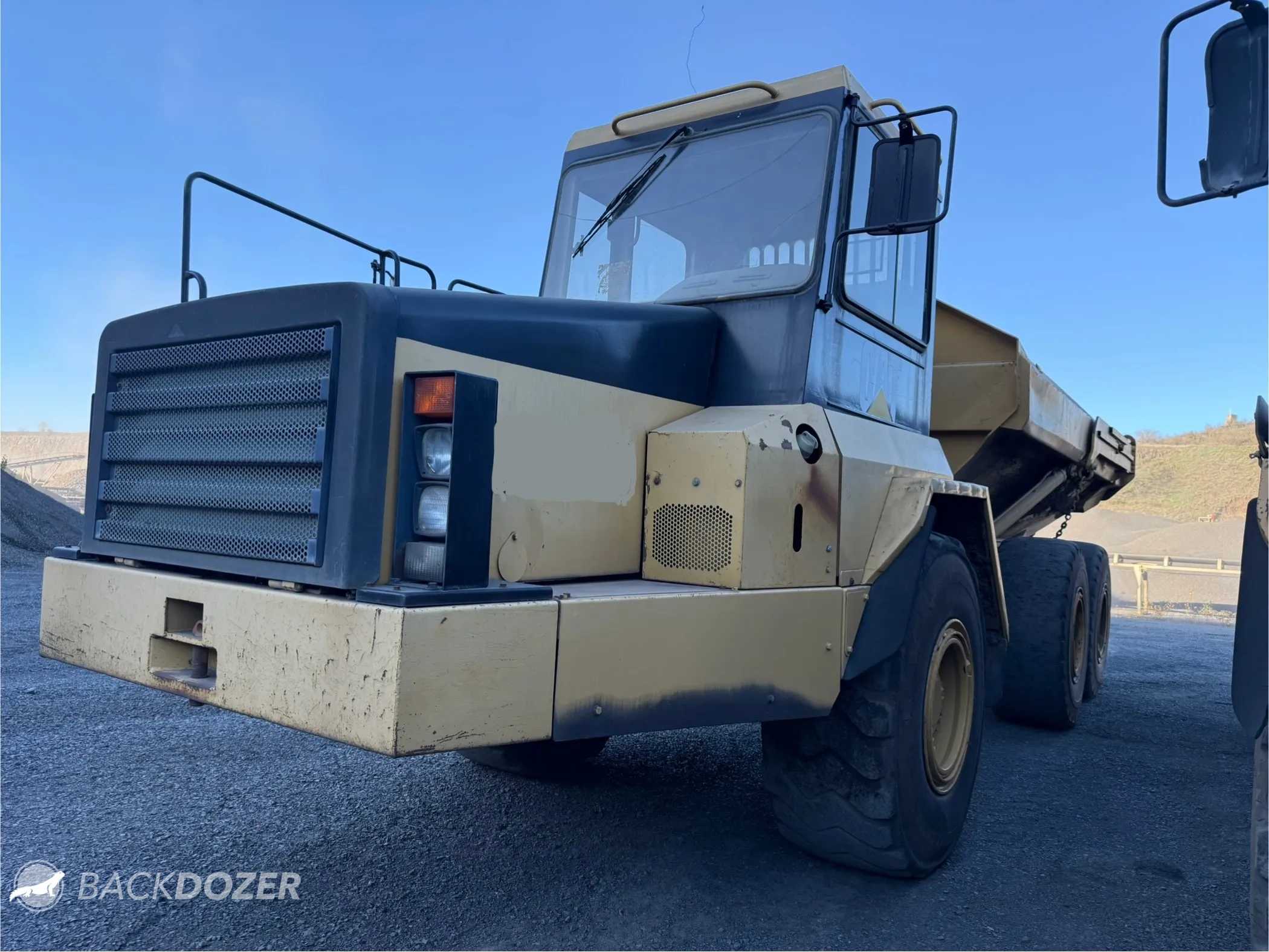 CATERPILLAR D250E TOMBEREAUX ARTICULES